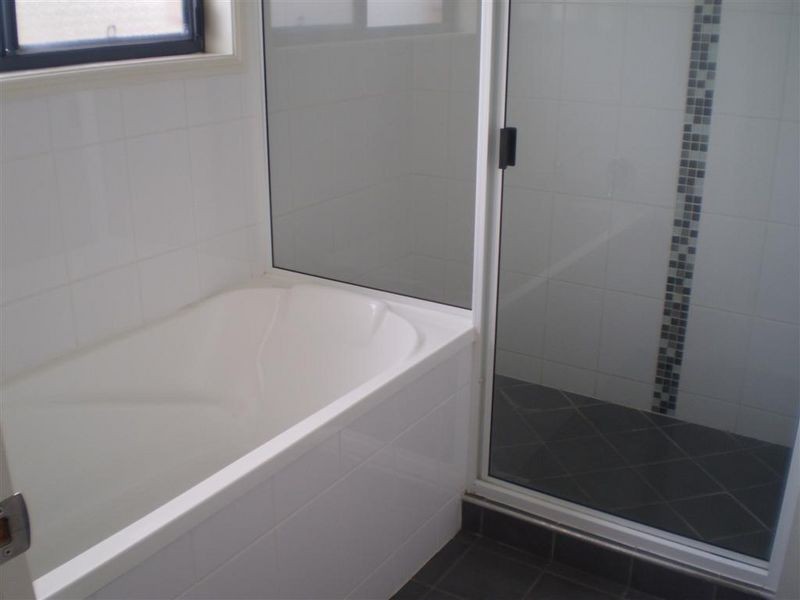 2/2 Cullen Close, Bowen QLD 4805