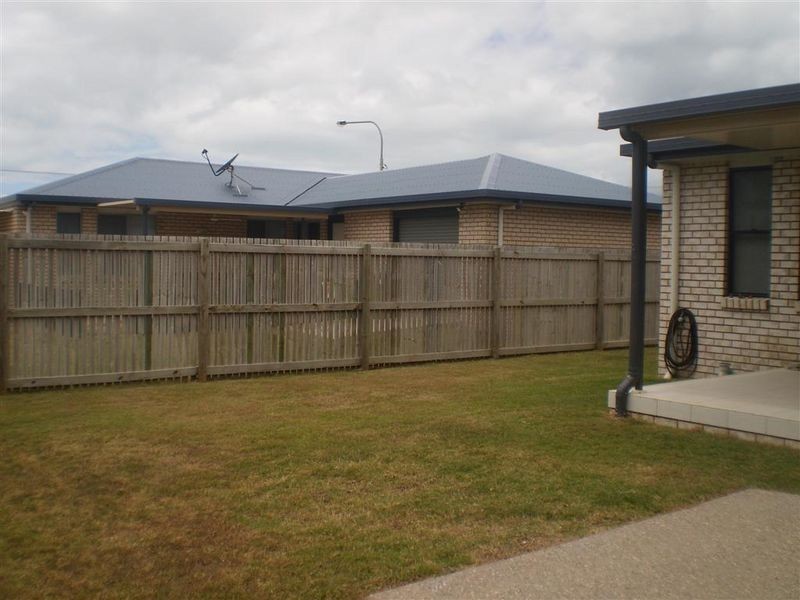 2/2 Cullen Close, Bowen QLD 4805