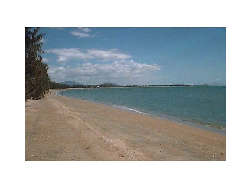 17 Oak Crescent, Bowen QLD 4805