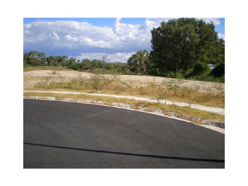 17 Oak Crescent, Bowen QLD 4805