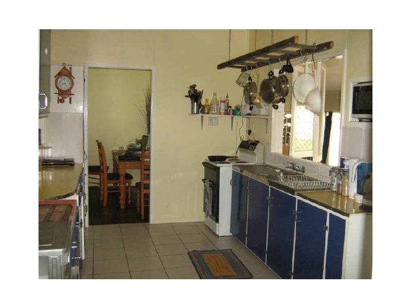 9 Livingstone Street, Bowen QLD 4805