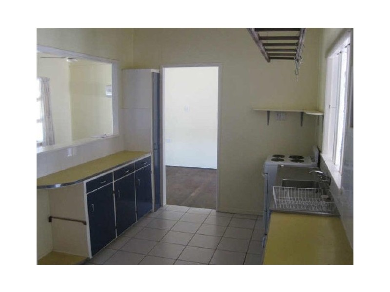 9 Livingstone Street, Bowen QLD 4805
