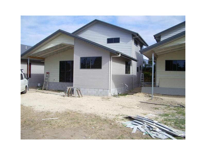 Villa 2/32 St Kilda Street, Bowen QLD 4805