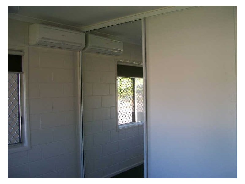 Unit 2/52 Poole Street, Bowen QLD 4805