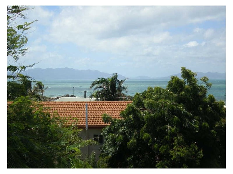 25 Rose Bay Road, Bowen QLD 4805
