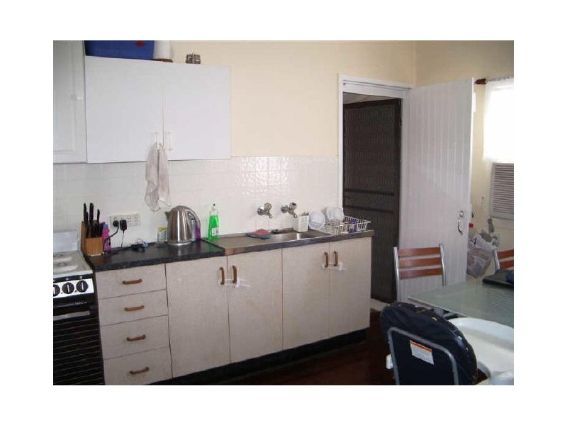 122 Powell Street, Bowen QLD 4805
