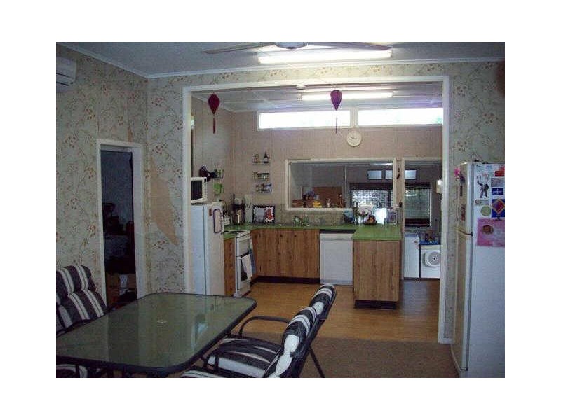 27 Murroona Street, Bowen QLD 4805