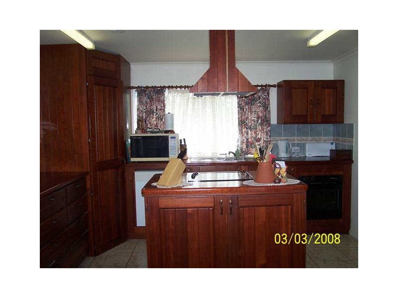 18 Seventh Avenue, Collinsville QLD 4804