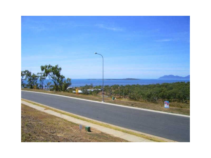 11 Grandview Terrace, Bowen QLD 4805
