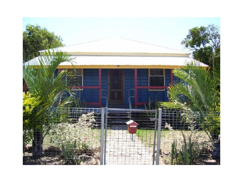 18 Sinclair Street, Bowen QLD 4805