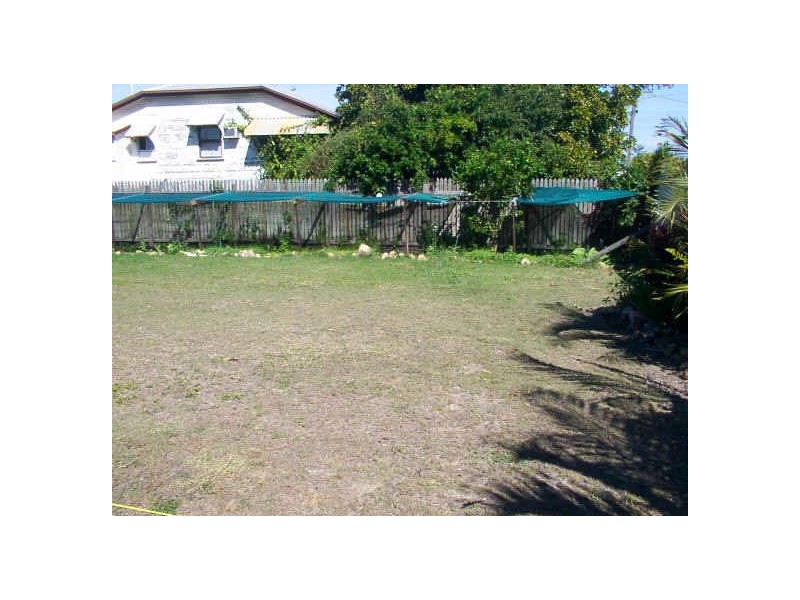 18 Sinclair Street, Bowen QLD 4805
