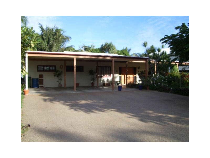 9 Holborne Street, Bowen QLD 4805
