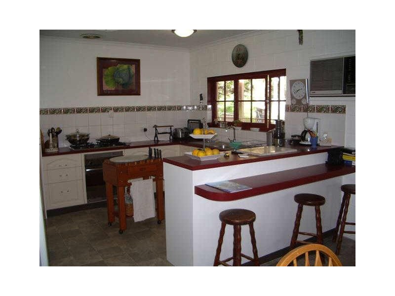 9 Holborne Street, Bowen QLD 4805