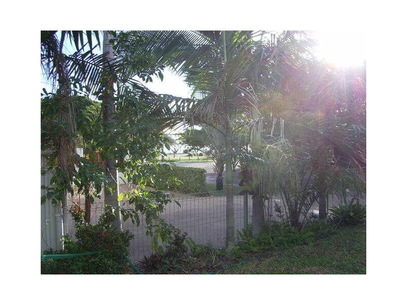 9 Holborne Street, Bowen QLD 4805