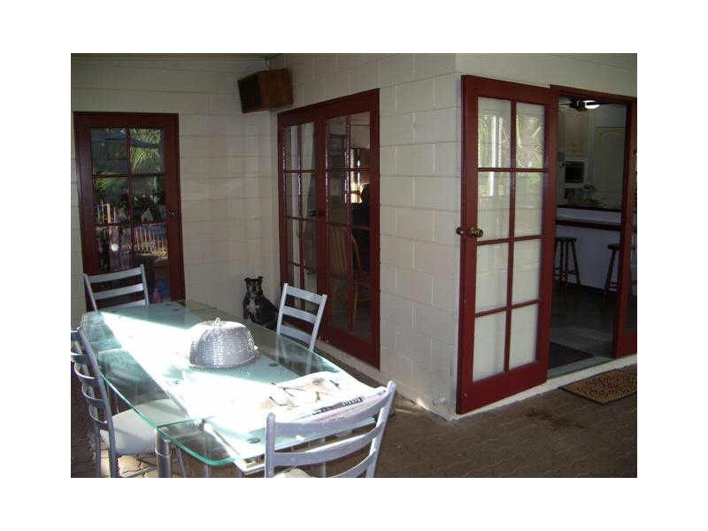 9 Holborne Street, Bowen QLD 4805