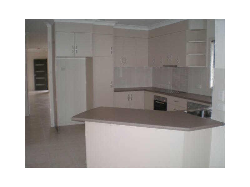 2/25 Don Street, Bowen QLD 4805