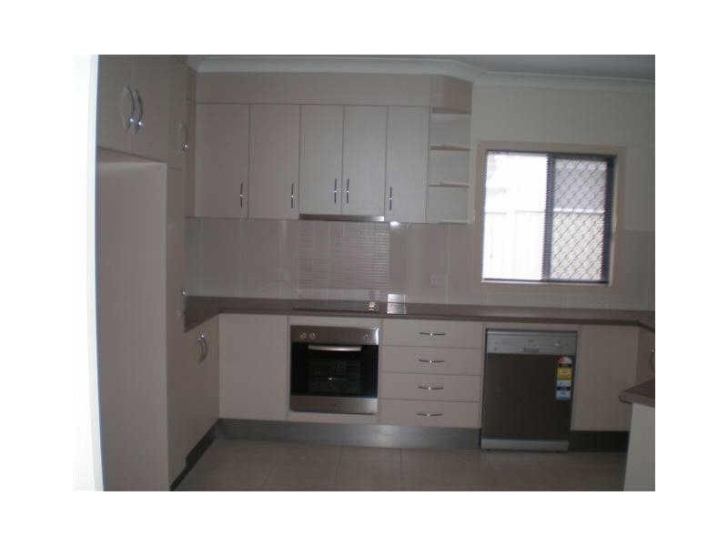 2/25 Don Street, Bowen QLD 4805