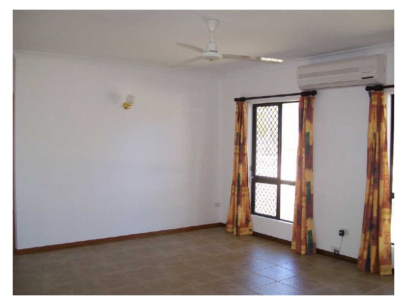 9 Crofton Street, Bowen QLD 4805