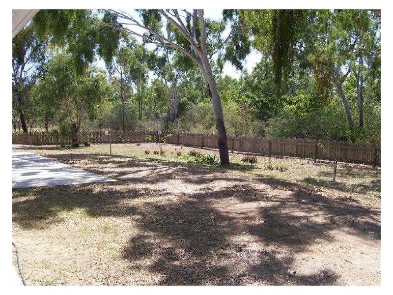 9 Crofton Street, Bowen QLD 4805