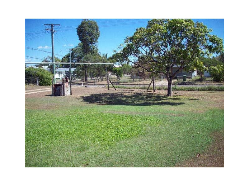 62 Livingstone Street, Bowen QLD 4805