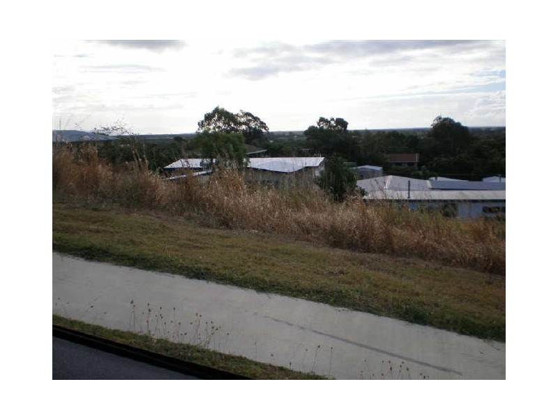 18 Tynwald Avenue, Bowen QLD 4805