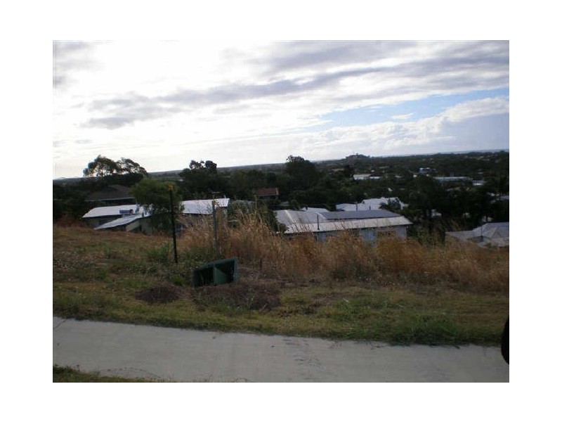 18 Tynwald Avenue, Bowen QLD 4805