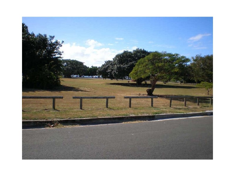 9 Murroona Street, Bowen QLD 4805