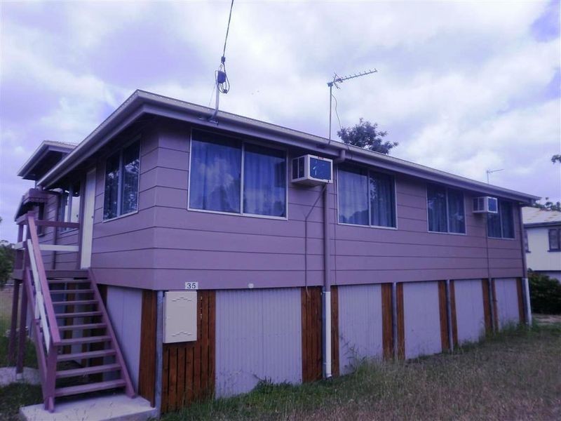 35 Railway Road, Collinsville QLD 4804