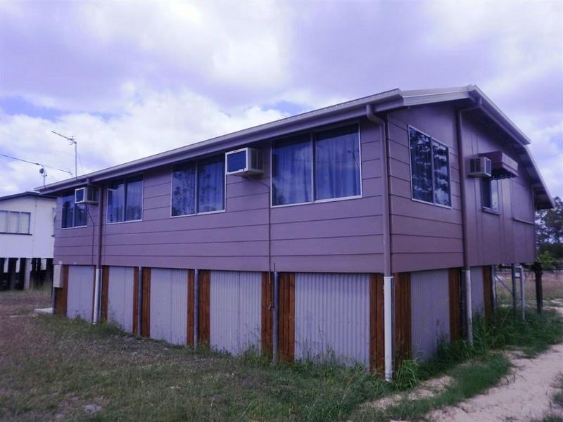 35 Railway Road, Collinsville QLD 4804