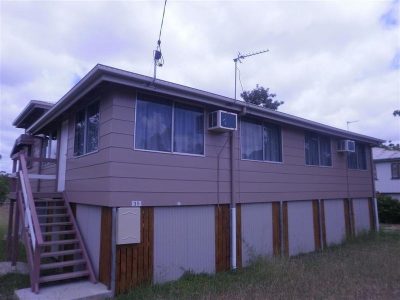 35 Railway Road, Collinsville QLD 4804