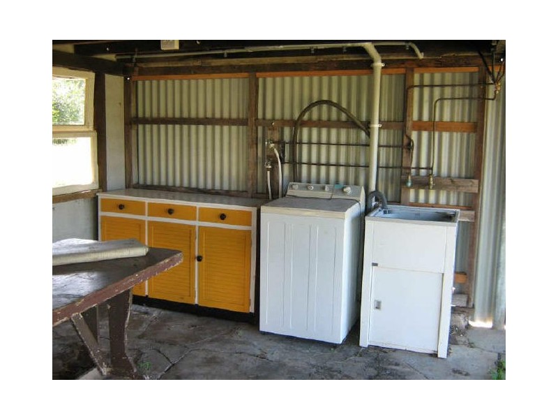 35 Railway Road, Collinsville QLD 4804