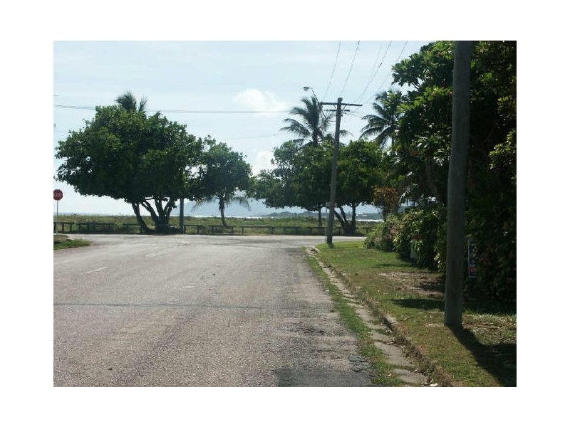 1 Murray Avenue, Bowen QLD 4805