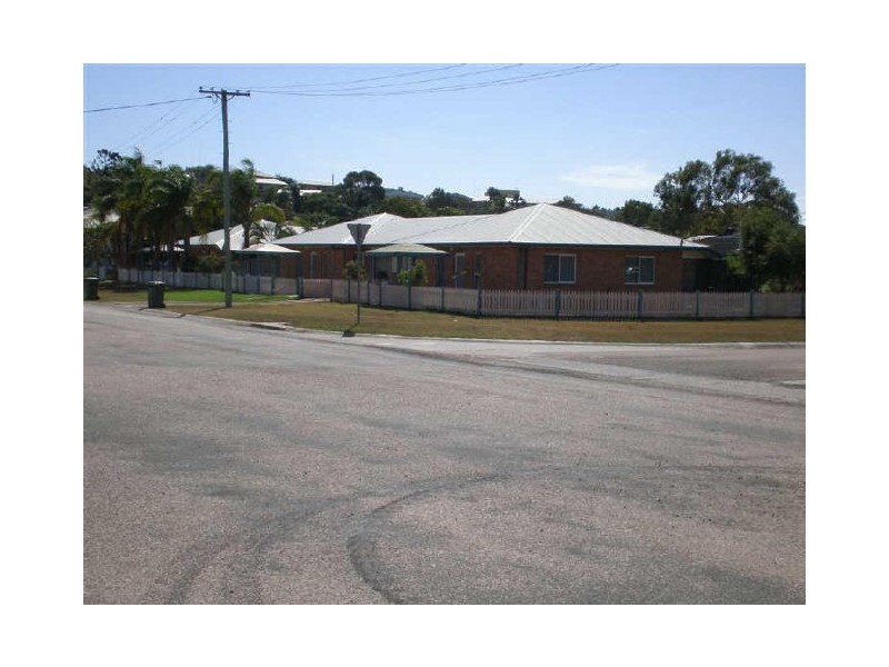 2/30 Sinclair Street, Bowen QLD 4805