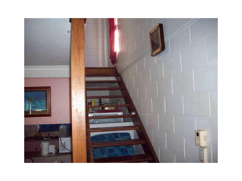8/2A Powell Street, Bowen QLD 4805