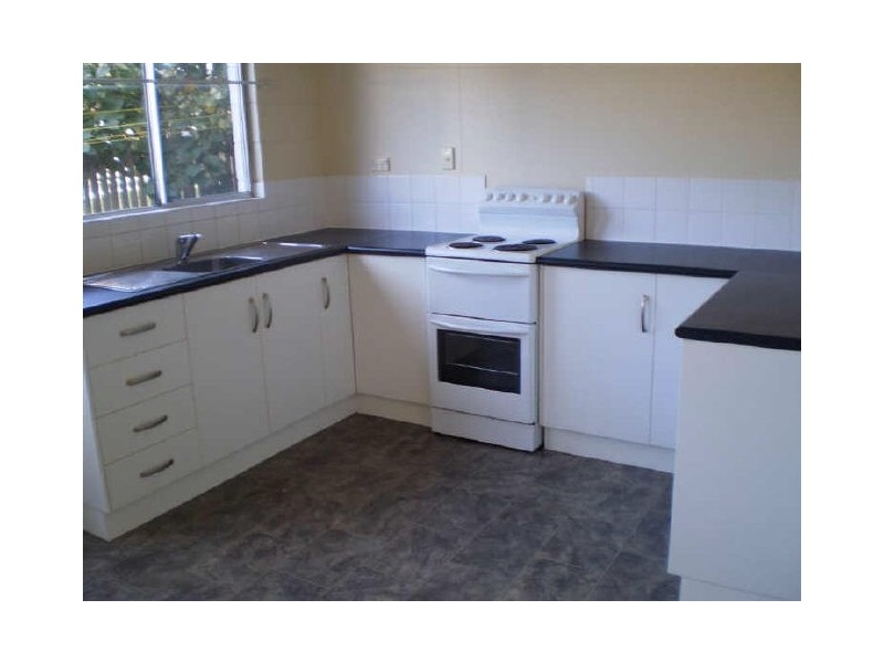 2/121 Herbert Street, Bowen QLD 4805