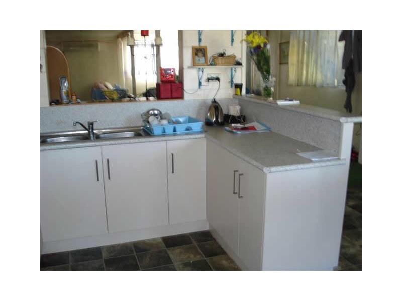 61 Whyte Avenue, Bowen QLD 4805