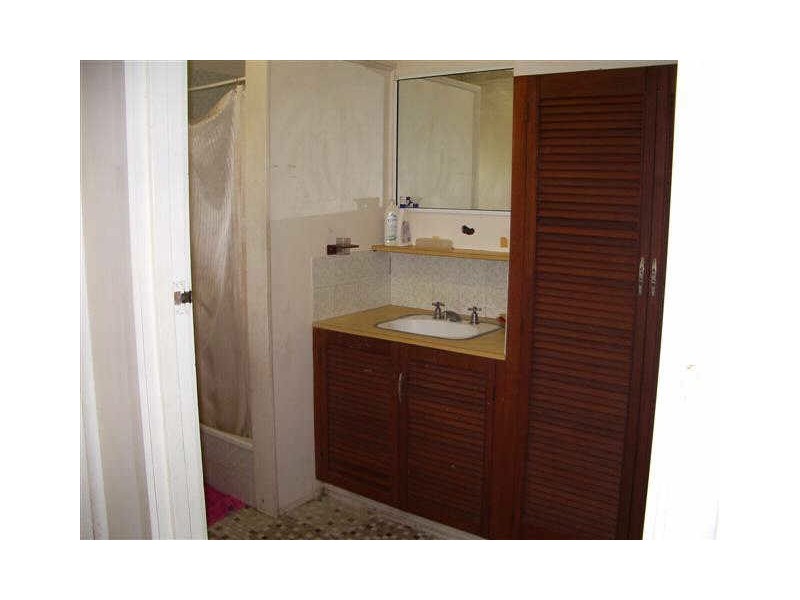 61 Whyte Avenue, Bowen QLD 4805