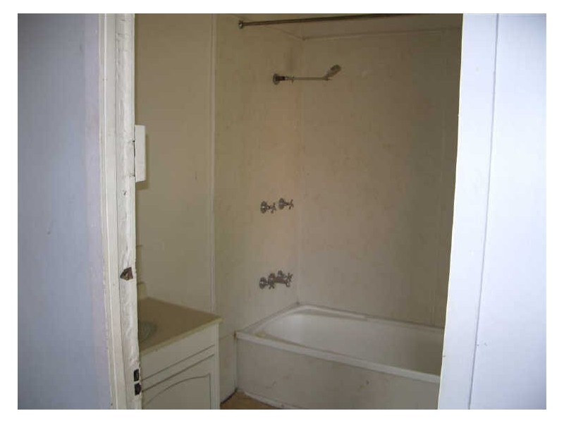 43 Railway Road, Collinsville QLD 4804