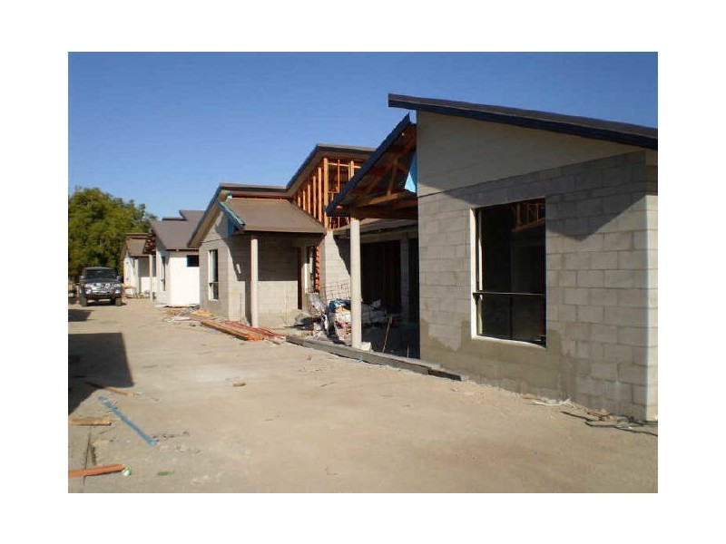 Unit 2/136 Soldiers Road, Bowen QLD 4805