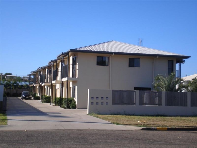 2/34 Poole Street, Bowen QLD 4805