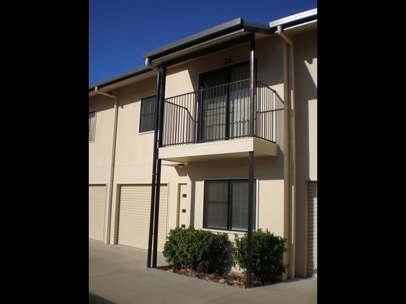 2/34 Poole Street, Bowen QLD 4805