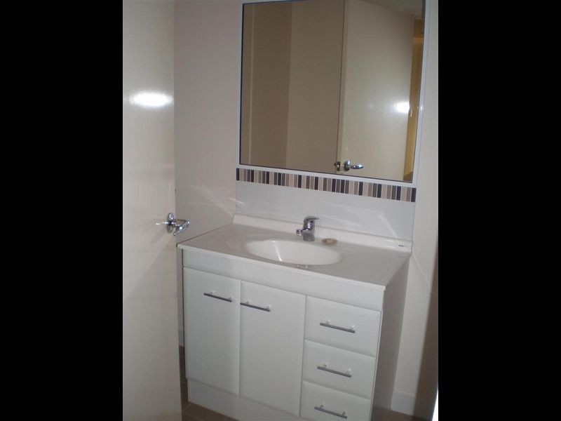 2/34 Poole Street, Bowen QLD 4805