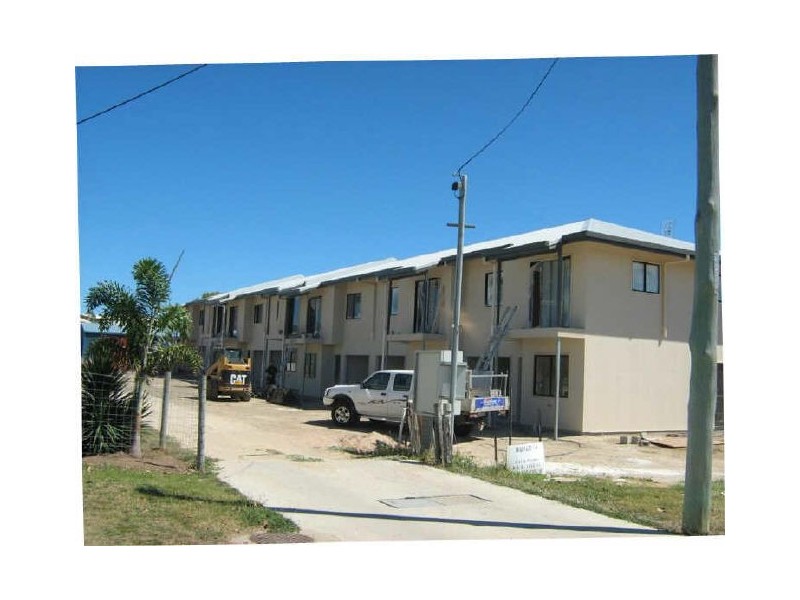 4/34 Poole Street, Bowen QLD 4805