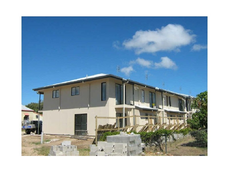 4/34 Poole Street, Bowen QLD 4805