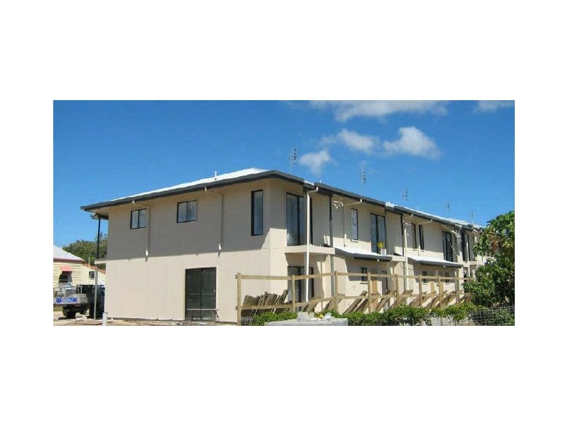 4/34 Poole Street, Bowen QLD 4805