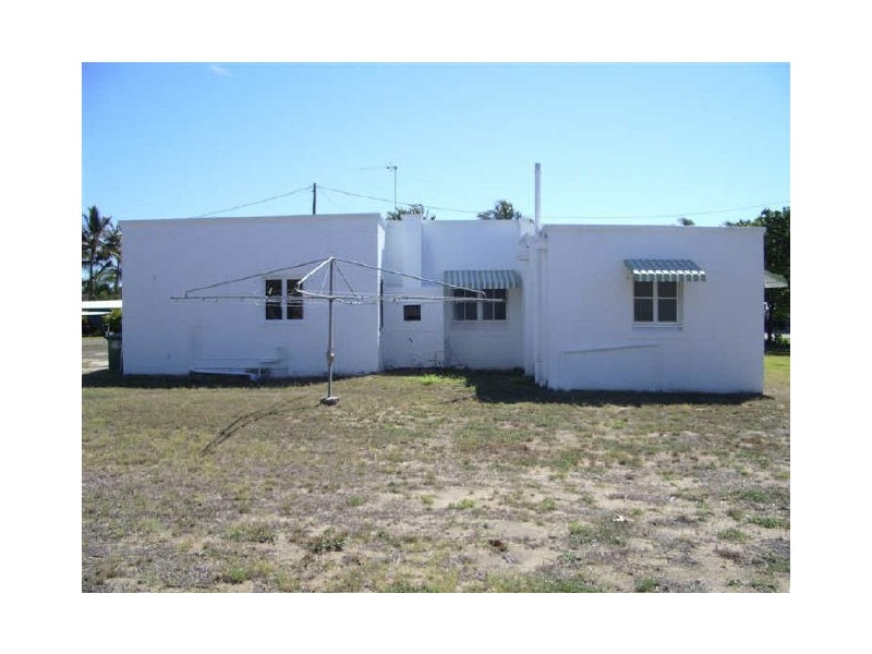 12 Howard Street, Bowen QLD 4805