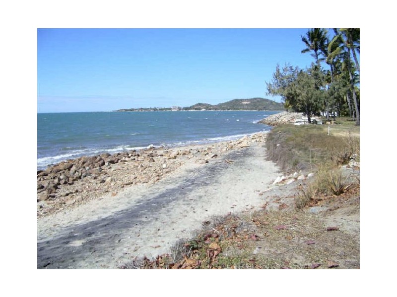 12 Howard Street, Bowen QLD 4805