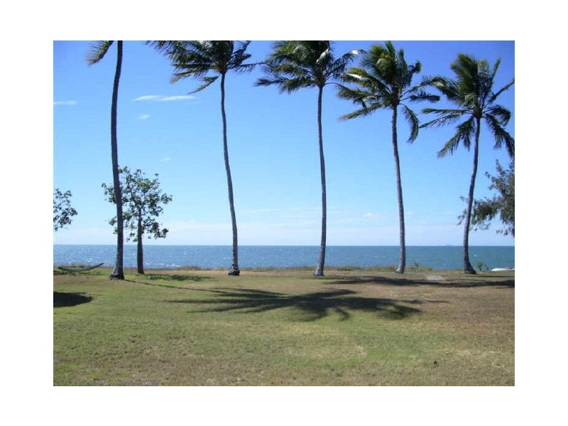 12 Howard Street, Bowen QLD 4805