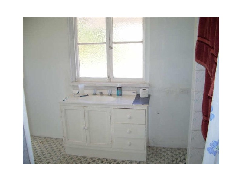 12 Howard Street, Bowen QLD 4805