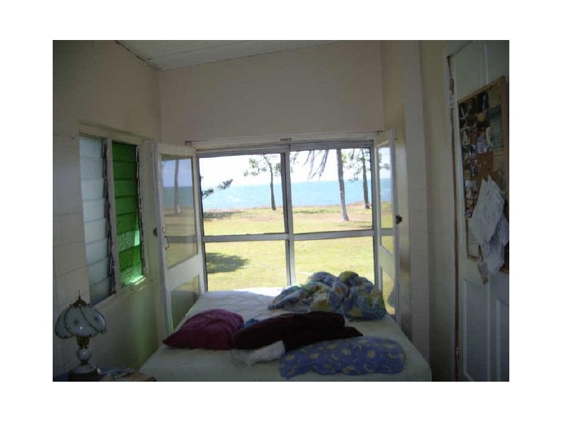 12 Howard Street, Bowen QLD 4805